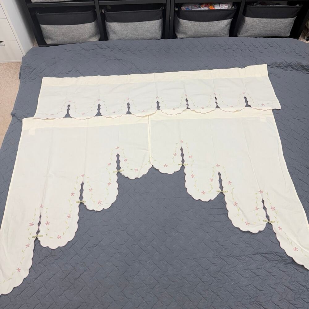Vintage JCPenney Home Scalloped Embroidered Valence Swag Set Ivory Pink Flowers